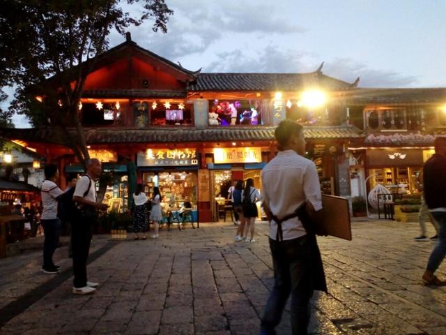 麗江什么民族多？